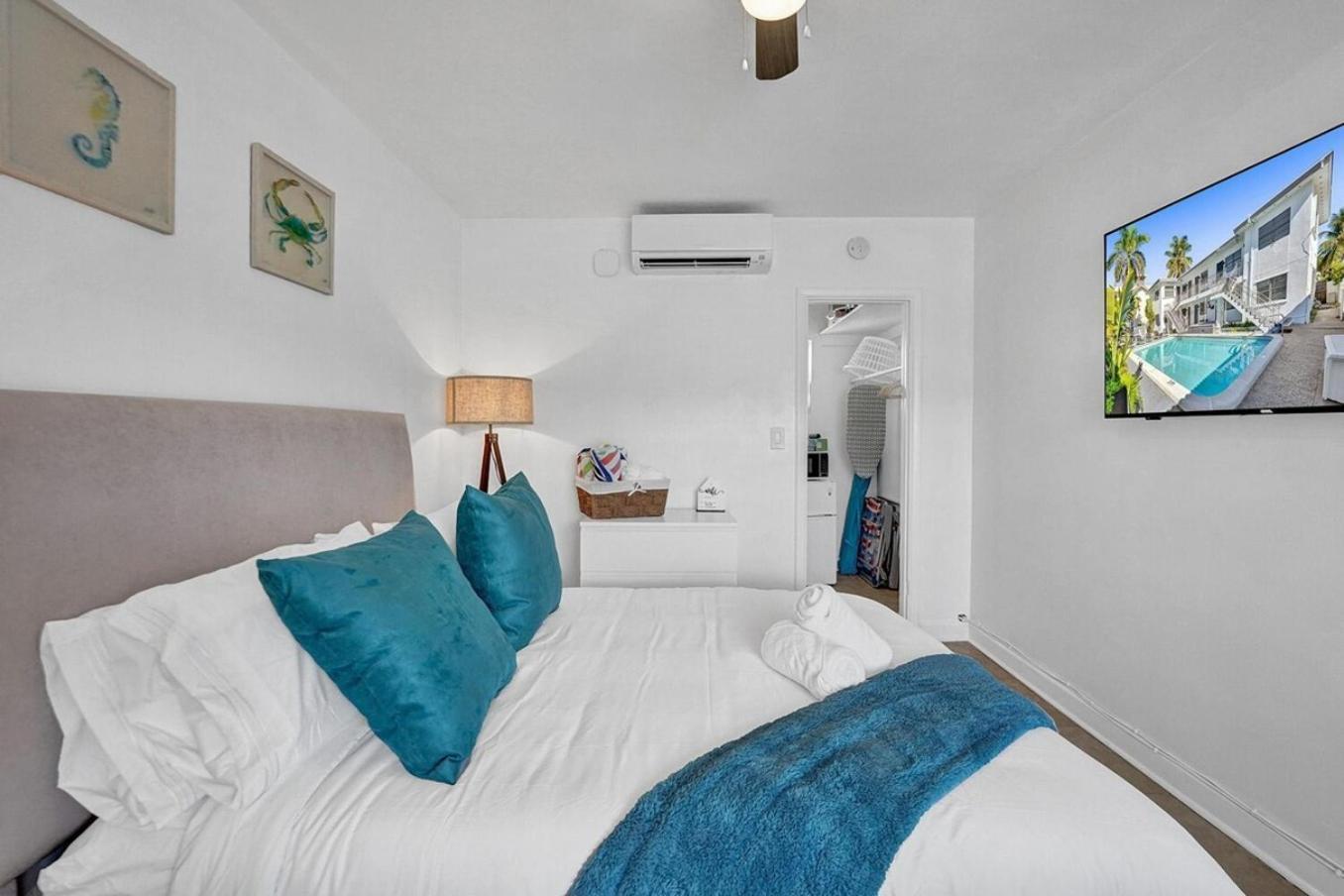 Waves On Desoto Rental Unit With Pool ハリウッド エクステリア 写真