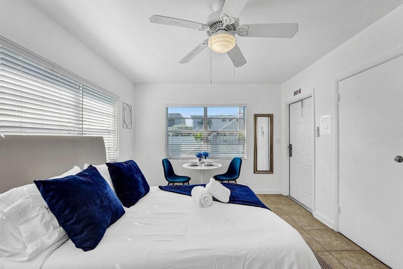Waves On Desoto Rental Unit With Pool ハリウッド エクステリア 写真