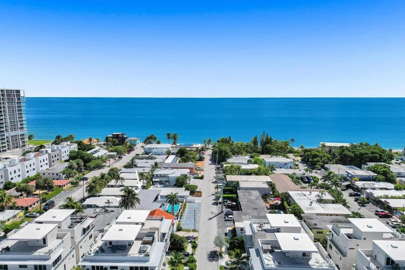 Waves On Desoto Rental Unit With Pool ハリウッド エクステリア 写真