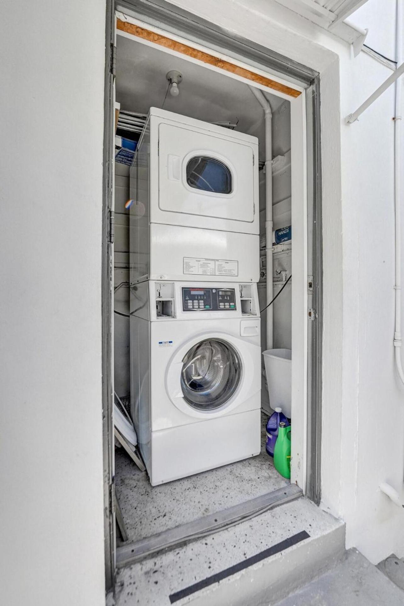 Waves On Desoto Rental Unit With Pool ハリウッド エクステリア 写真