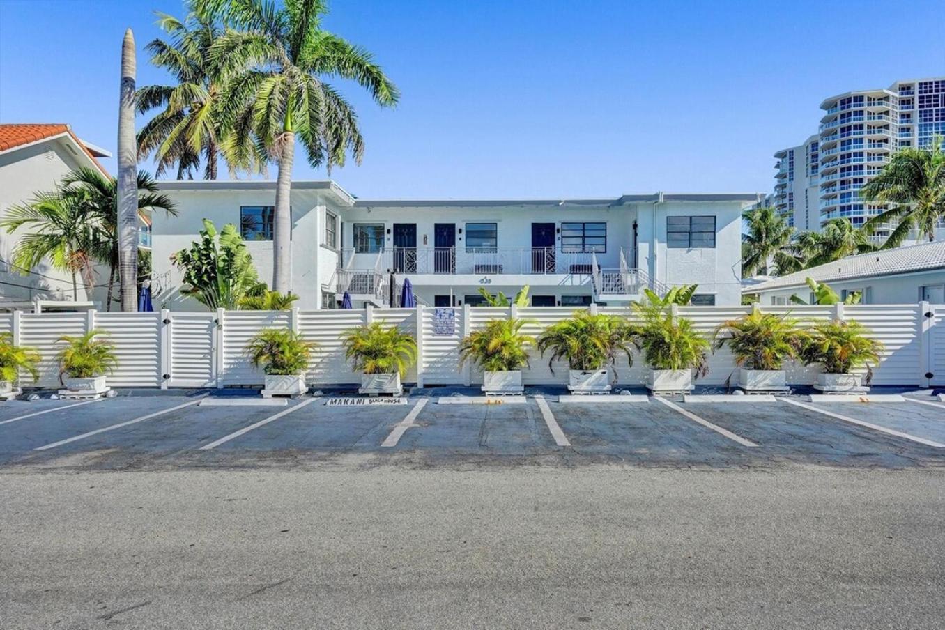 Waves On Desoto Rental Unit With Pool ハリウッド エクステリア 写真