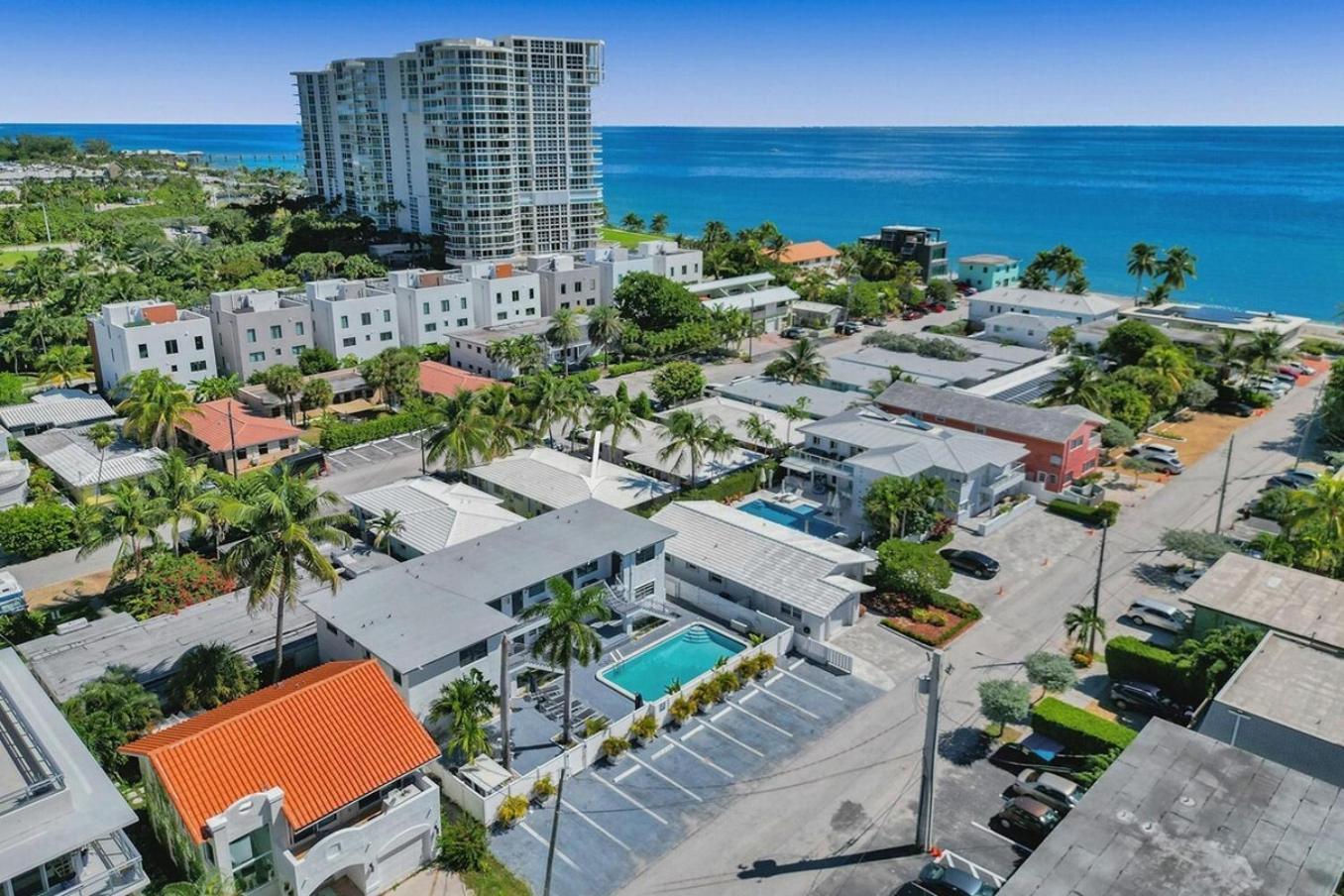 Waves On Desoto Rental Unit With Pool ハリウッド エクステリア 写真